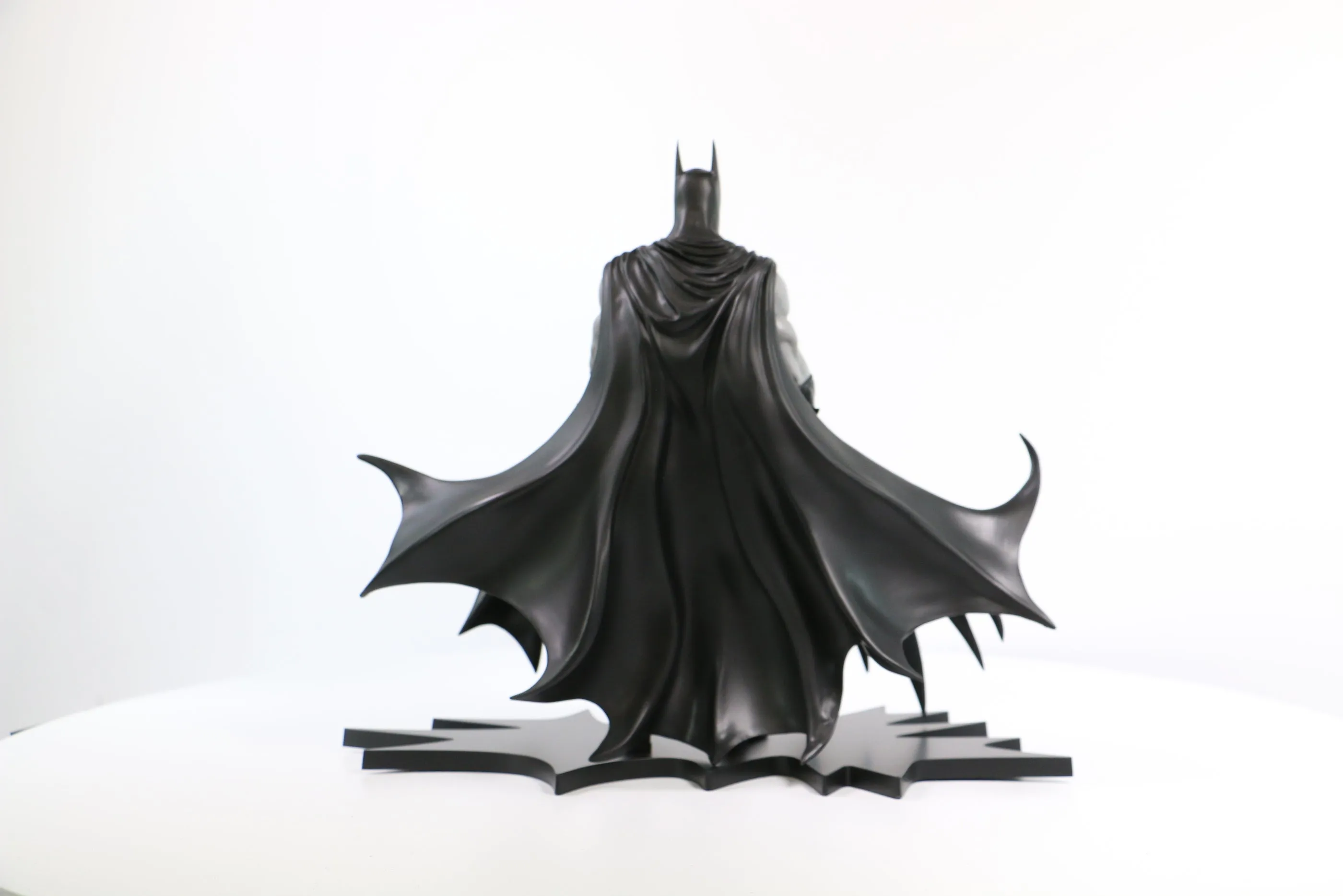 DC Heroes - Batman (Black Version) 1:8 Scale Statue - PX Previews Exclusive (40466) LOW STOCK