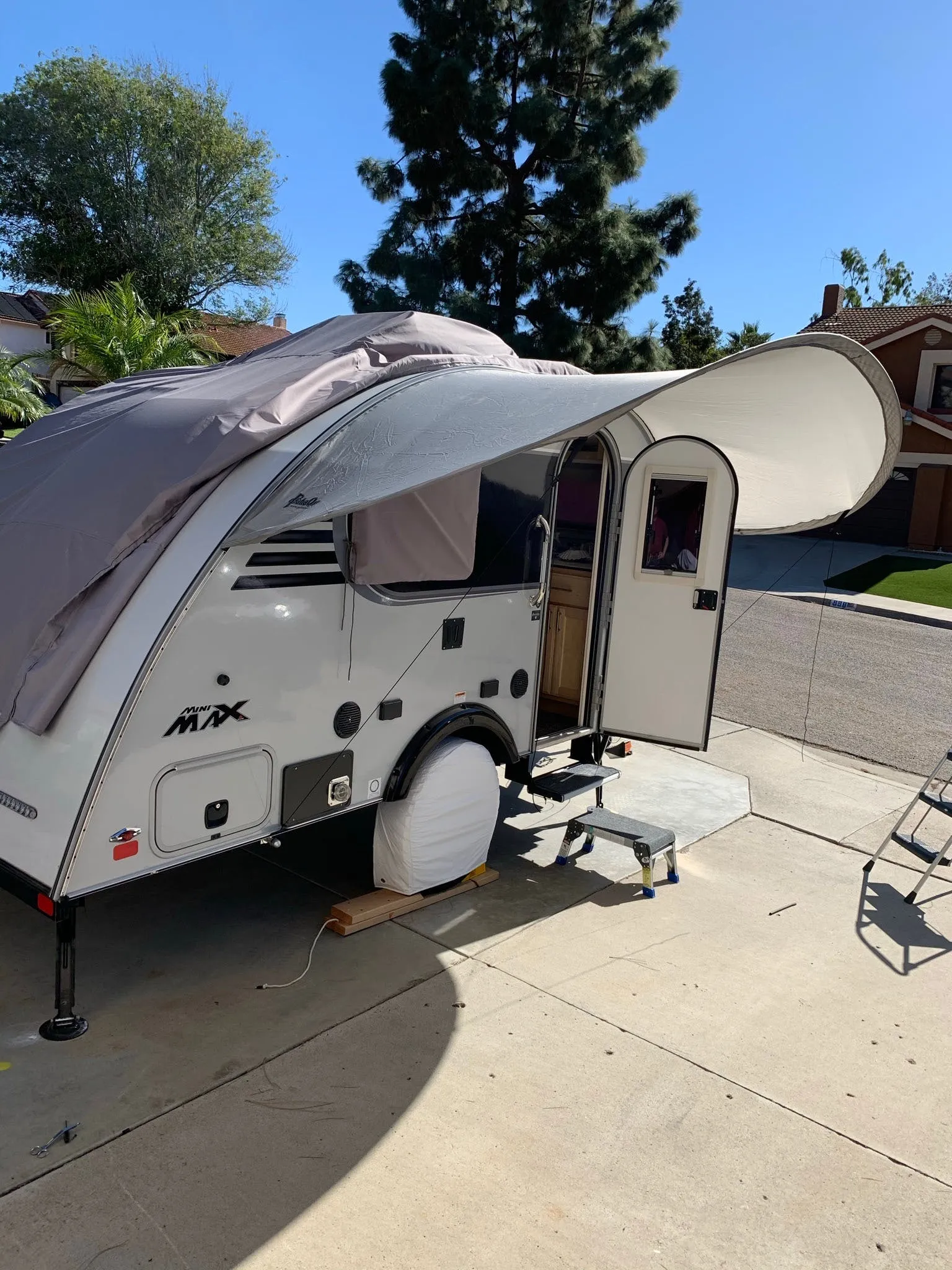 Nucamp T@B 320 Teardrop Trailer Visor Silver/Silver Trim